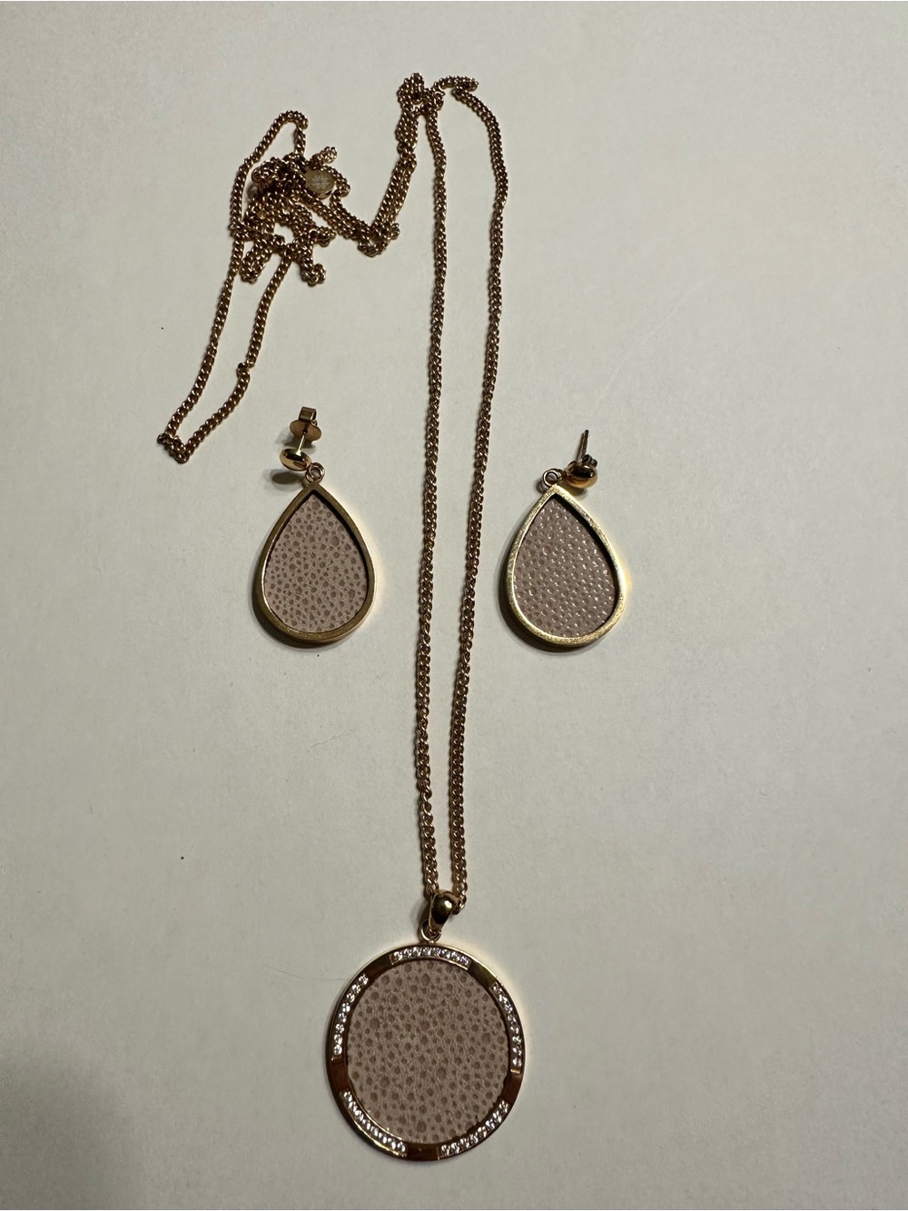 Qudo Gold-Tone Pink Teardrop & Round Pendant Necklace and Earring Set